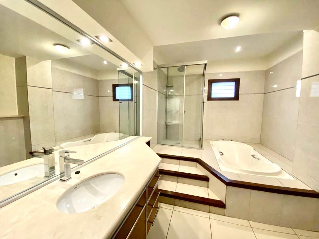 En Alquiler a Bs 12,800 Foto 7