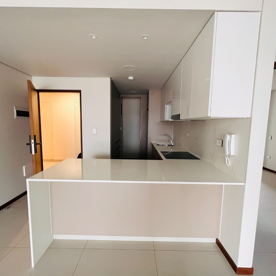 Departamento en AlquilerEDIFICIO VERTICAL 60  Foto 13