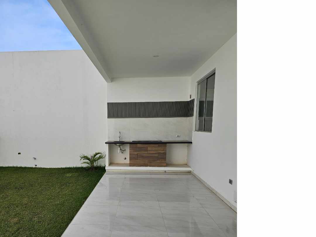 Casa en Urubó en Santa Cruz de la Sierra 3 dormitorios 4 baños 2 parqueos Foto 7