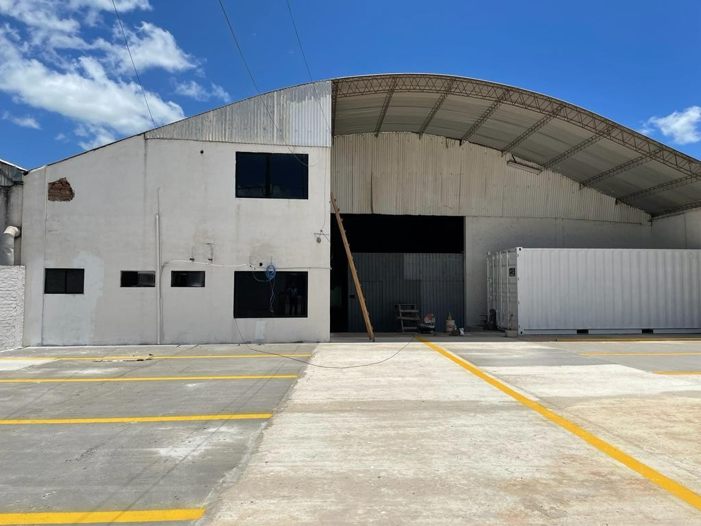 Galpón en AlquilerCotoca, Av. Doble vía Noel Kempff. Entre 1er y 2do anillo    Foto 2