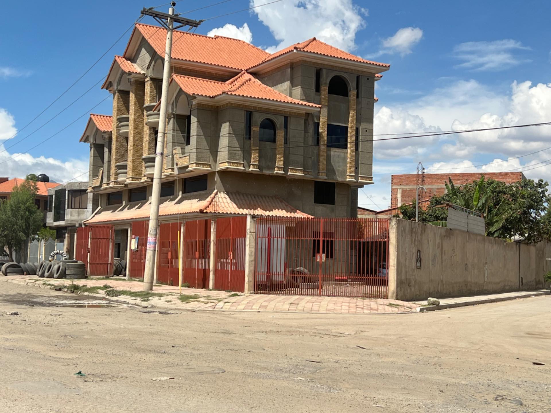 Casa en Quillacollo en Cochabamba 7 dormitorios 8 baños 1 parqueos Foto 5