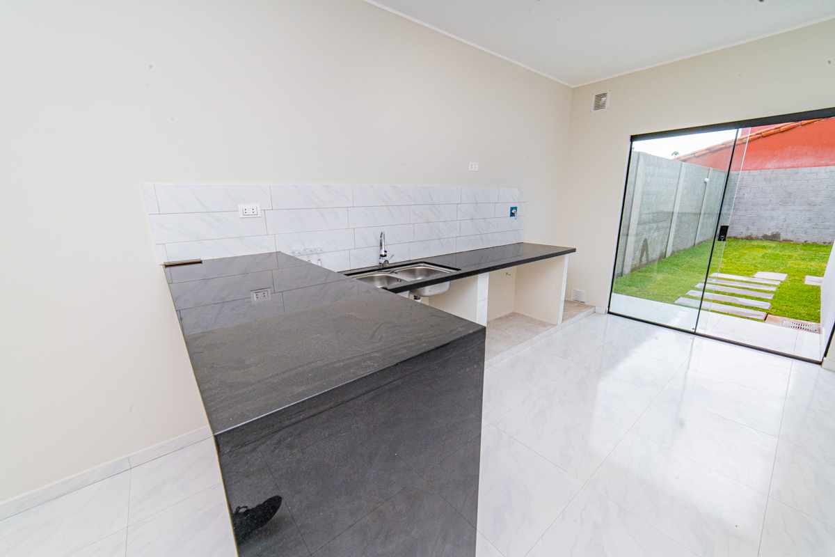 Casa en Doble vía La Guardia en Santa Cruz de la Sierra 3 dormitorios 2 baños 2 parqueos Foto 5