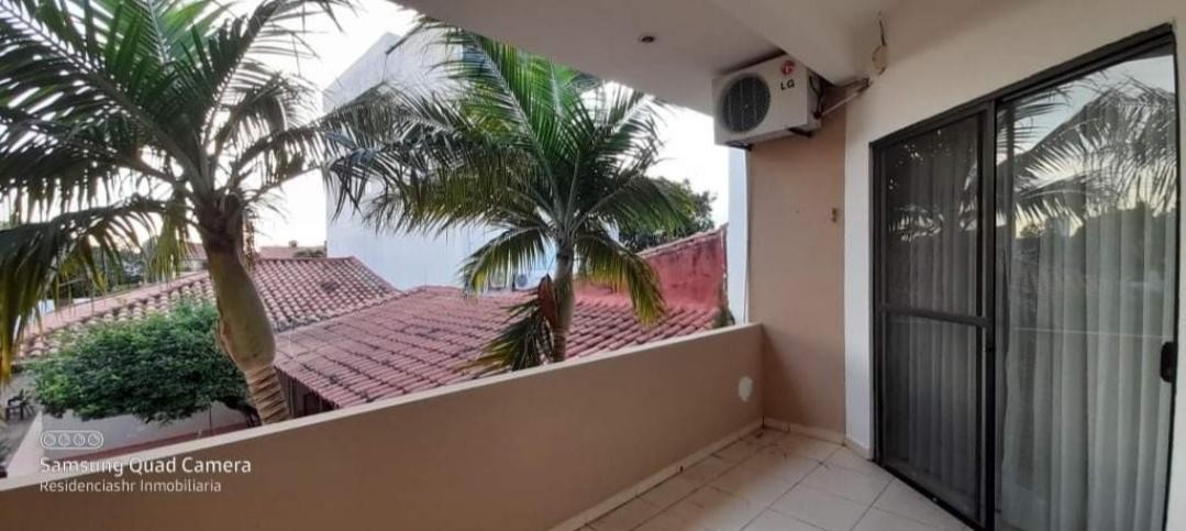 Casa EN VENTA 345. 300 $ o ALQUILER 1500$us
Av. Centenario 3 y 4 anillo. 
Linda Casa Amplia, Cómoda y Céntrica. 
Cerca de Universidades y Colegios.  Foto 14