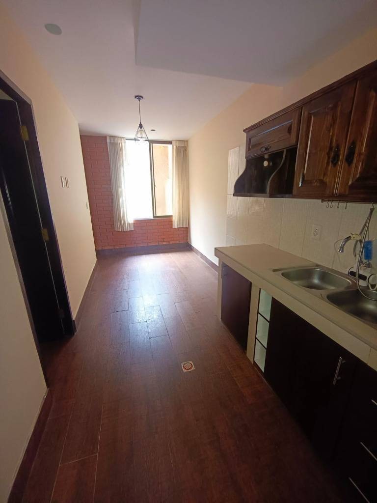 Departamento en Alto Irpavi en La Paz 3 dormitorios 3 baños  Foto 3