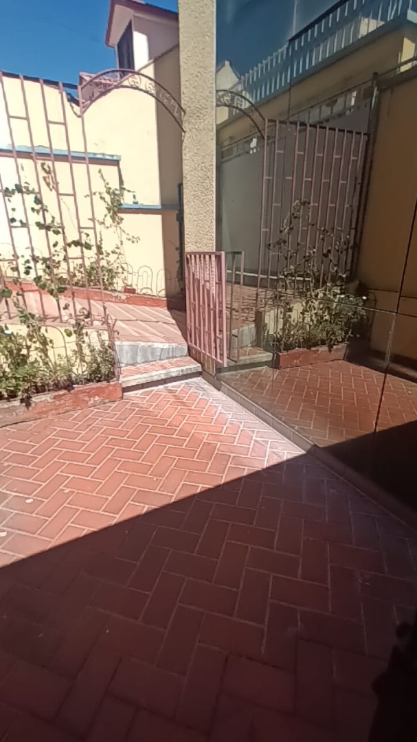 Departamento en AlquilerCota cota, Zona Sur La Paz 3 dormitorios 3 baños 1 parqueos Foto 4