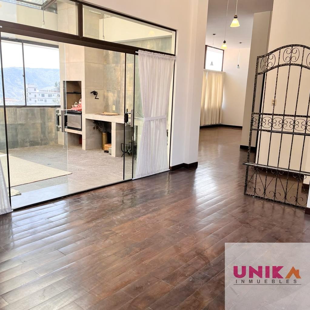 En Alquiler a $us 1,200 Foto 3