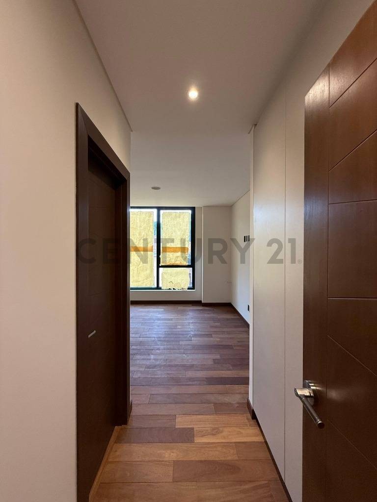 Departamento en Irpavi en La Paz 2 dormitorios 3 baños 1 parqueos Foto 9