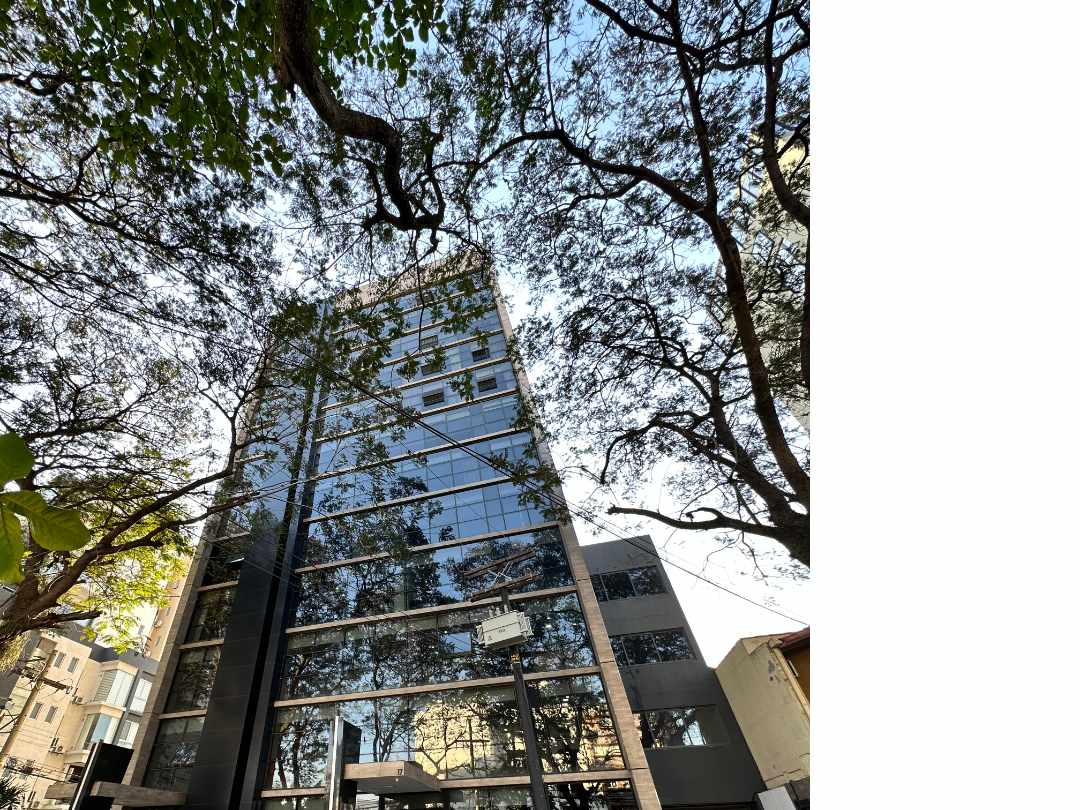 En Alquiler a $us 900 Foto 1