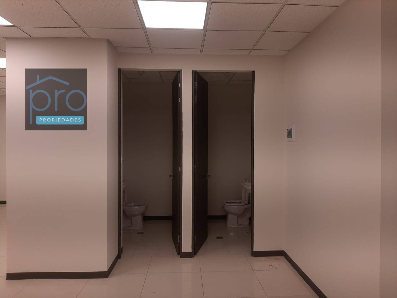 En Alquiler a $us 1,200 Foto 4