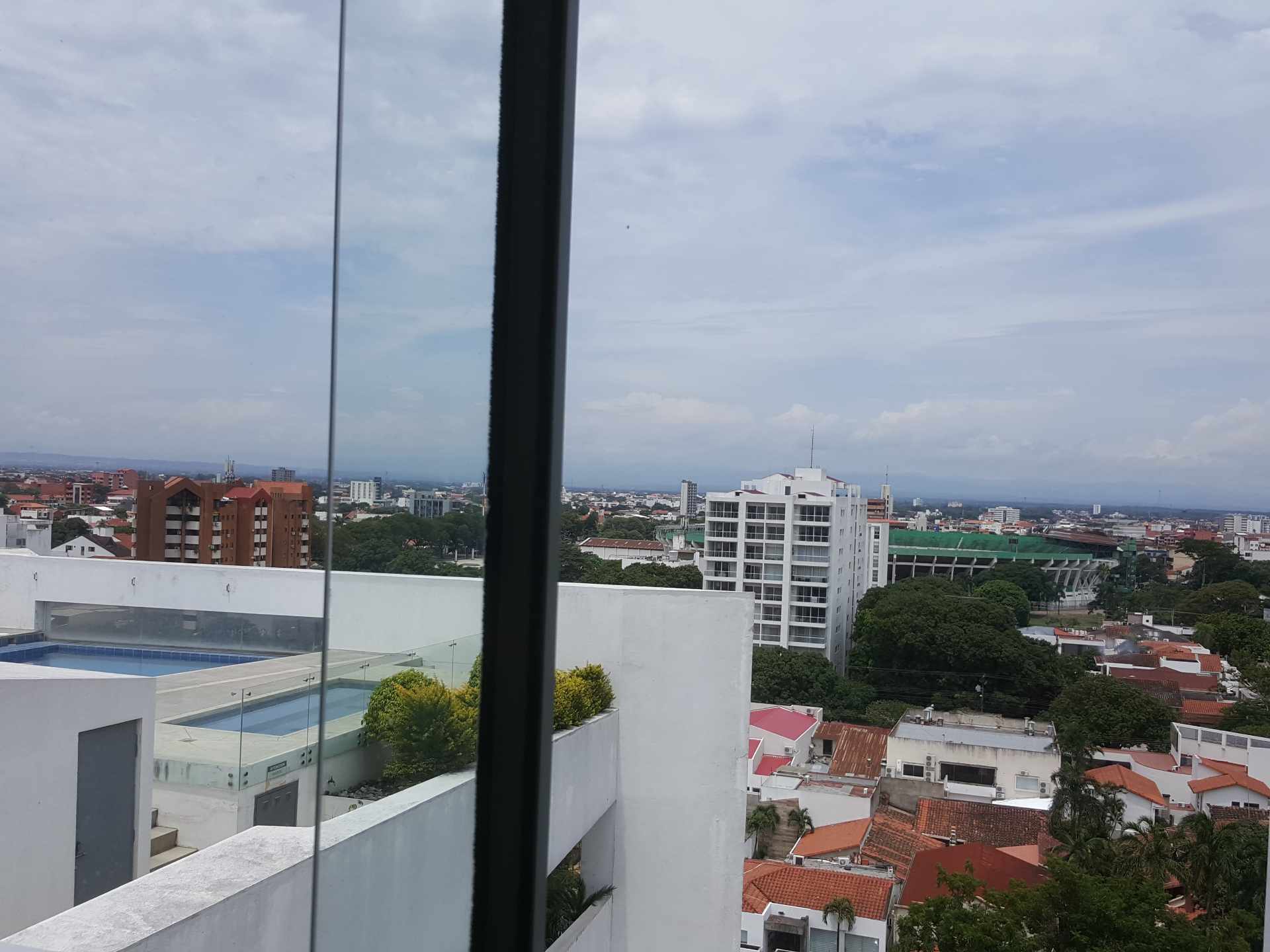 Departamento en VentaEn PLAZA BLACUT  1er y 2do anillo. Entre RENE MORENO y AV. LAS AMERICAS 2 dormitorios 2 baños 1 parqueos Foto 37