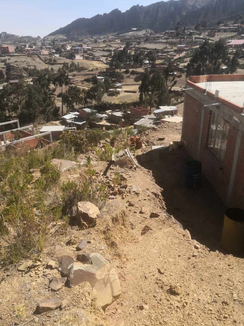 Terreno en VentaUNI , zona sur es de 300 m2 papeles al día mas el catastro , la zona tiene servicios básicos y mobilidad constante . precio 15000 dolares  Foto 8