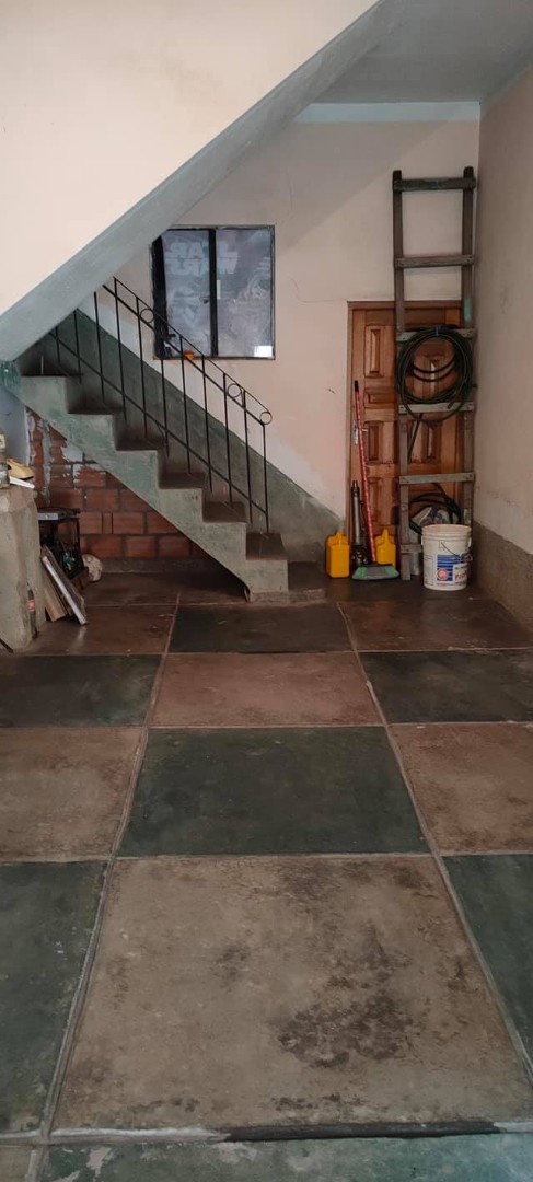 Casa en Tembladerani en La Paz 8 dormitorios 2 baños 1 parqueos Foto 25