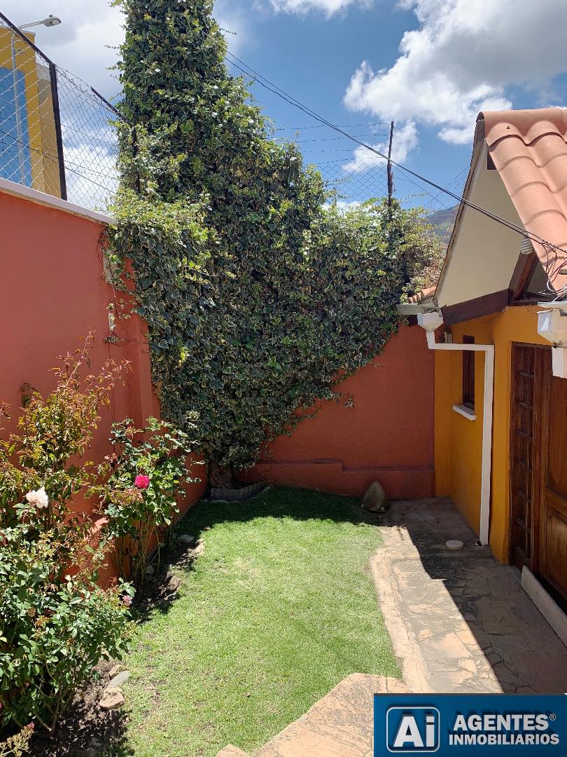 Casa en Chasquipampa en La Paz 3 dormitorios 3 baños 2 parqueos Foto 4