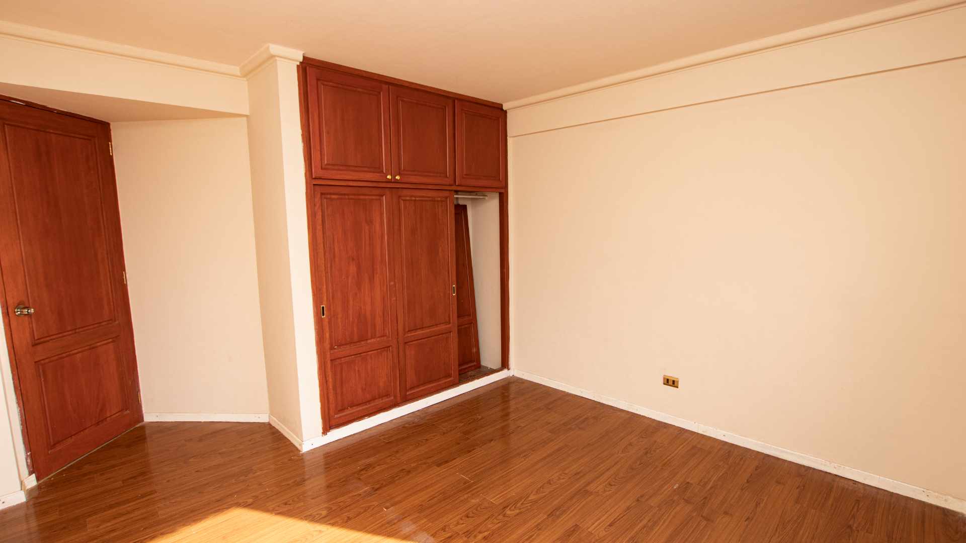 Departamento en VentaCalle los Laureles 3 dormitorios 2 baños 1 parqueos Foto 10