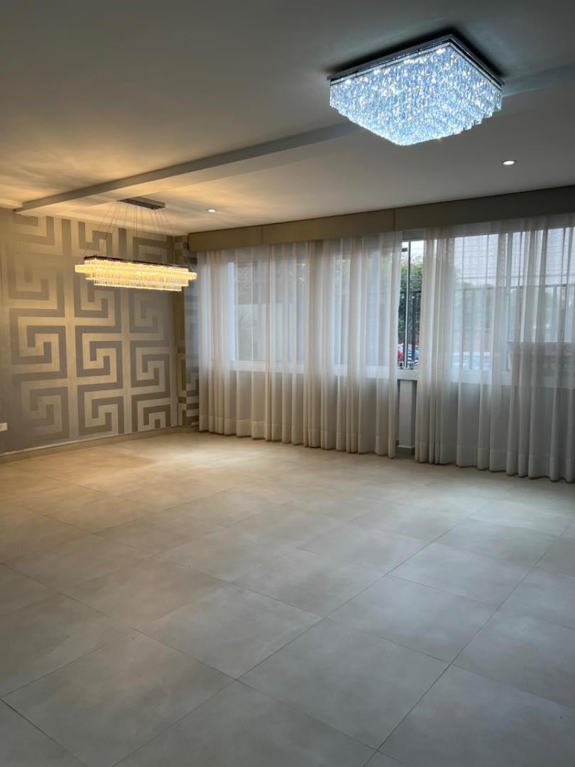 En Alquiler a $us 750 Foto 14