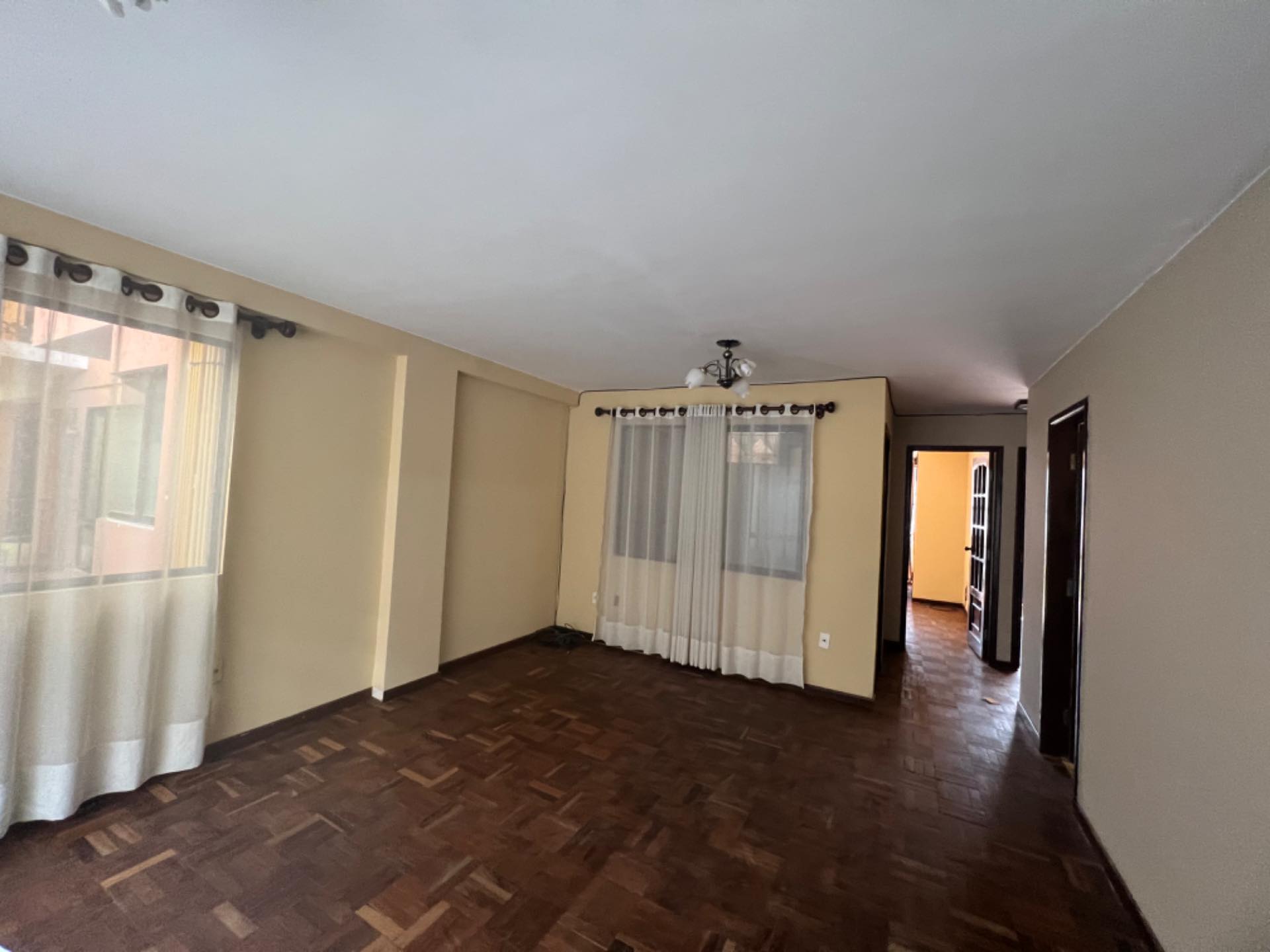 Departamento en AnticréticoCalle 16 de Obrajes  Hugo Ernest  3 dormitorios 3 baños 1 parqueos Foto 1