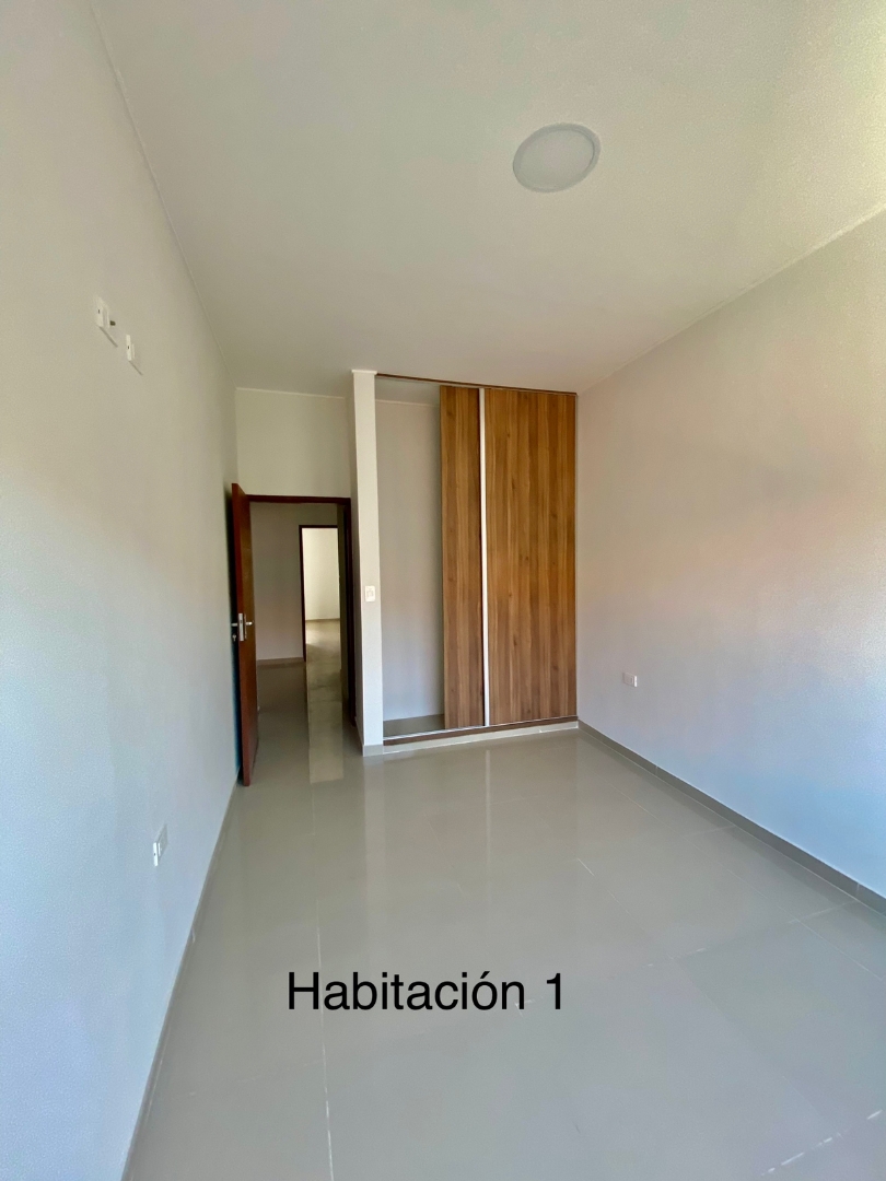 Casa en VentaAv Alemana entre 3 era anillo y 4to 3 dormitorios 3 baños 2 parqueos Foto 14