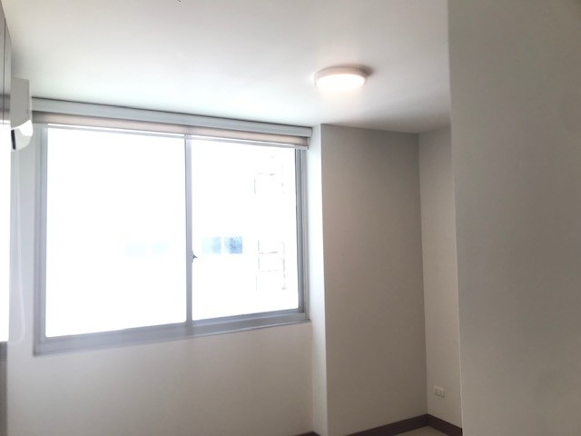 Departamento en AlquilerTorres Solaris, entre Avenidas Piraí & Roca y Coronado, próximo al 4to. Anillo.  2 dormitorios 2 baños 1 parqueos Foto 13