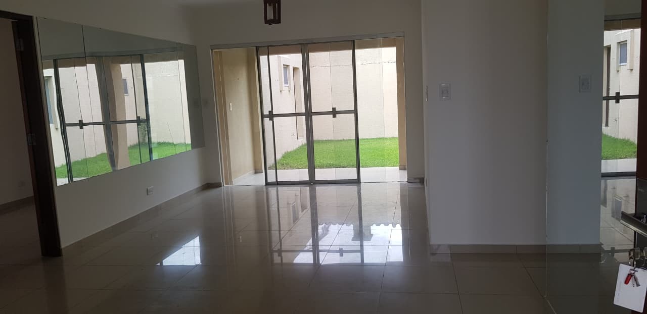 Casa en VentaCondominio Sevilla Los Bosques, Zona Norte – Santa Cruz 3 dormitorios 2 baños 2 parqueos Foto 7