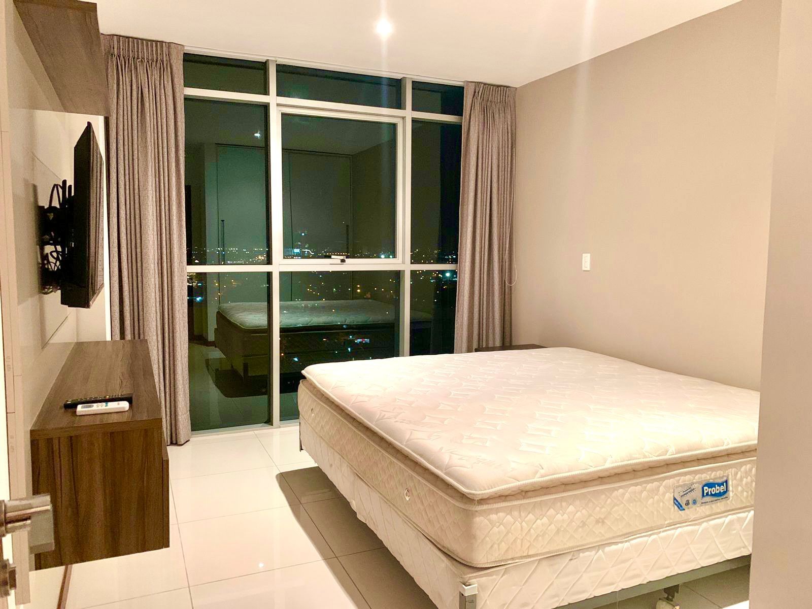 Departamento en Equipetrol en Santa Cruz de la Sierra 1 dormitorios 1 baños 1 parqueos Foto 4