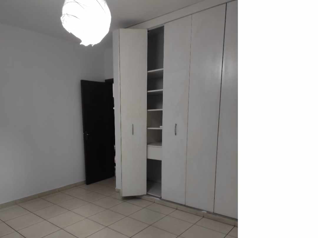 Casa en Entre 2do y 3er anillo Norte en Santa Cruz de la Sierra 3 dormitorios 3 baños 2 parqueos Foto 9