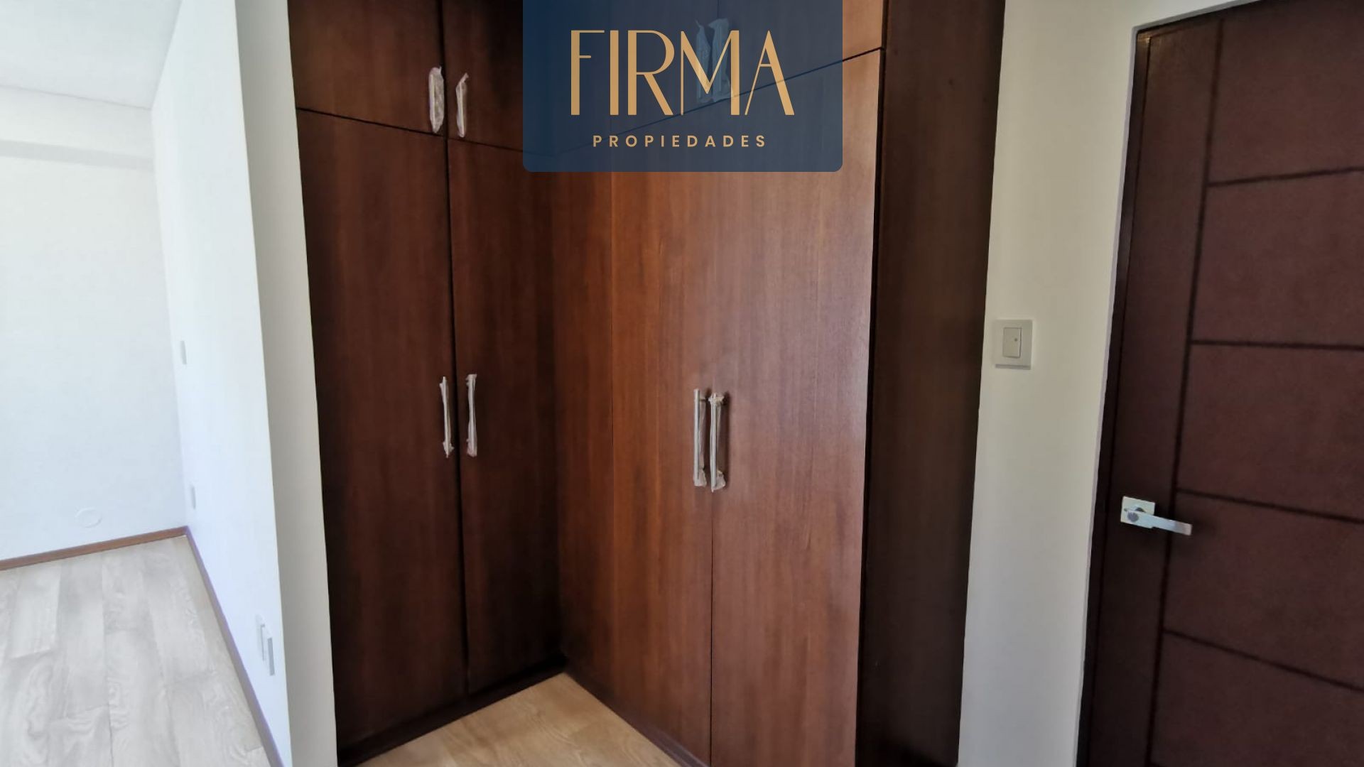 Departamento en Irpavi en La Paz 2 dormitorios 3 baños 1 parqueos Foto 5