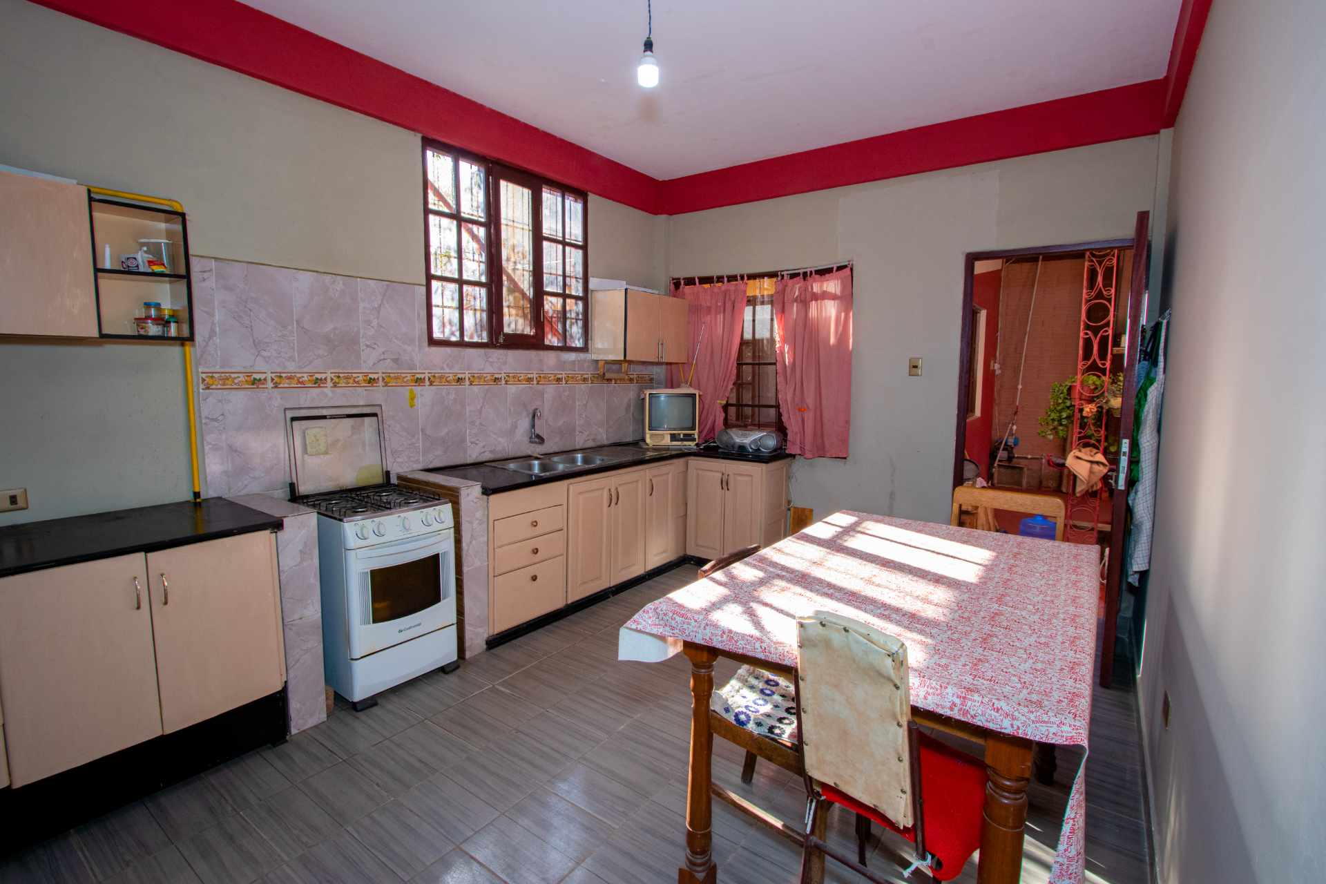 Casa en Sacaba en Cochabamba 4 dormitorios 2 baños 1 parqueos Foto 7