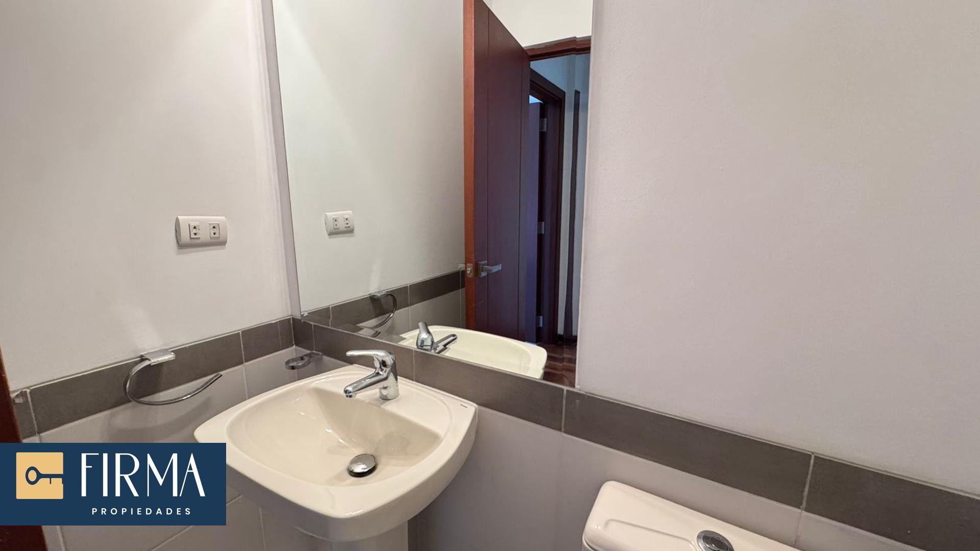En Alquiler a Bs 6,500 Foto 7