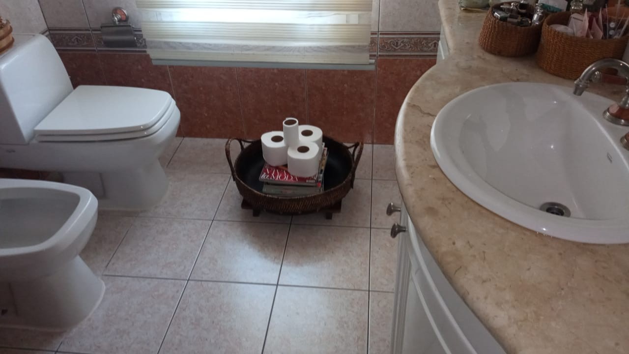 Casa Barrio Equipetrol 2do anillo Foto 21