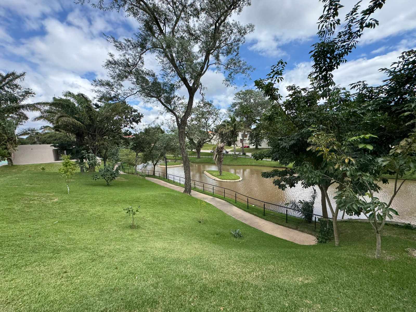 Casa en VentaCondominio Los Parques III, Urubo 3 dormitorios 3 baños 2 parqueos Foto 19