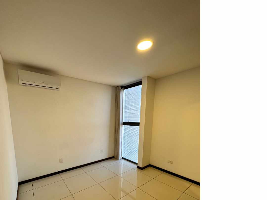 En Alquiler a $us 450 Foto 6