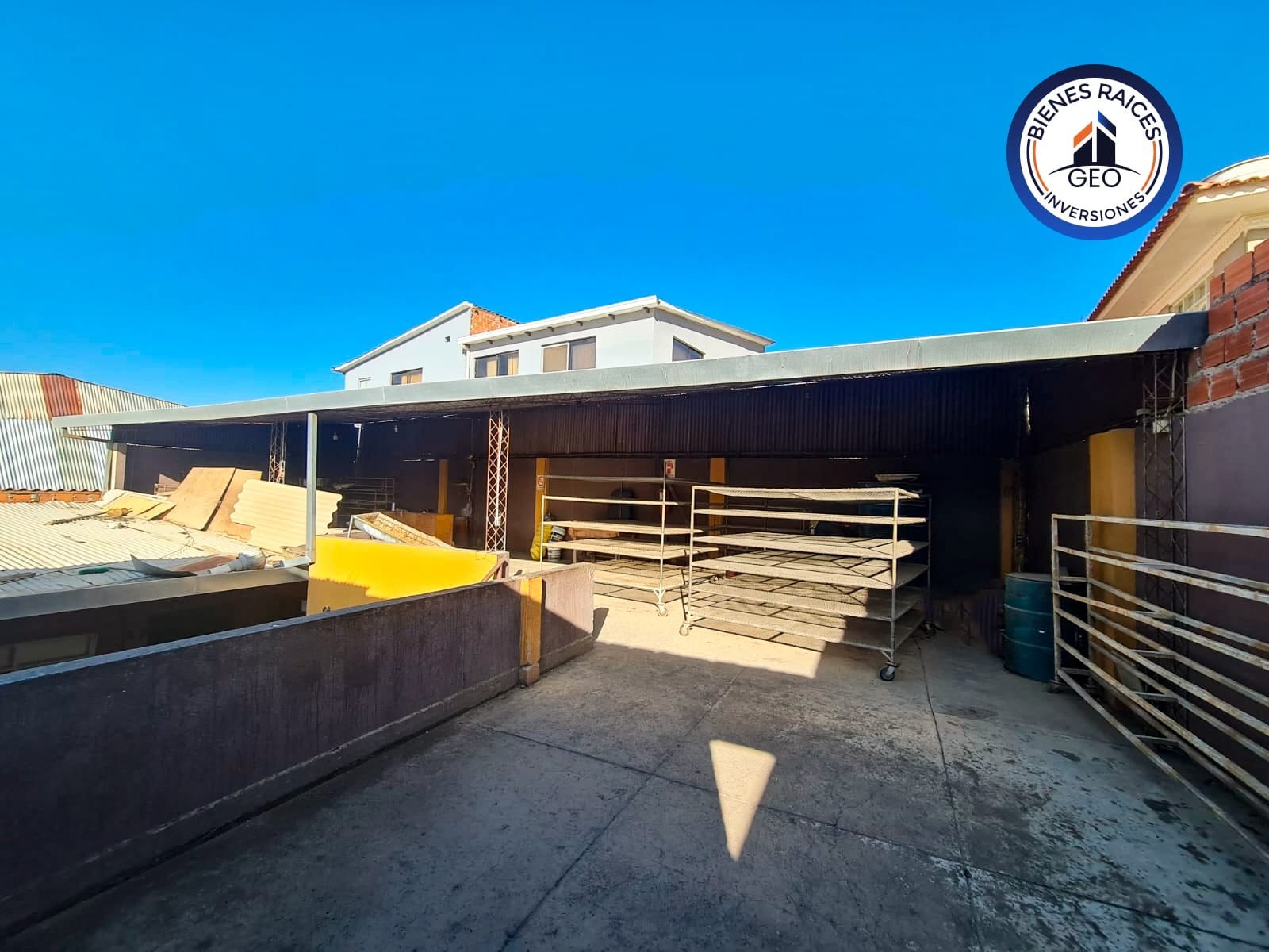 Galpón en VentaFinal Av. Beigin Sector Playa de Autos Foto 7