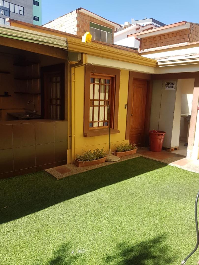 Departamento en Calacoto en La Paz 4 dormitorios 5 baños 2 parqueos Foto 2