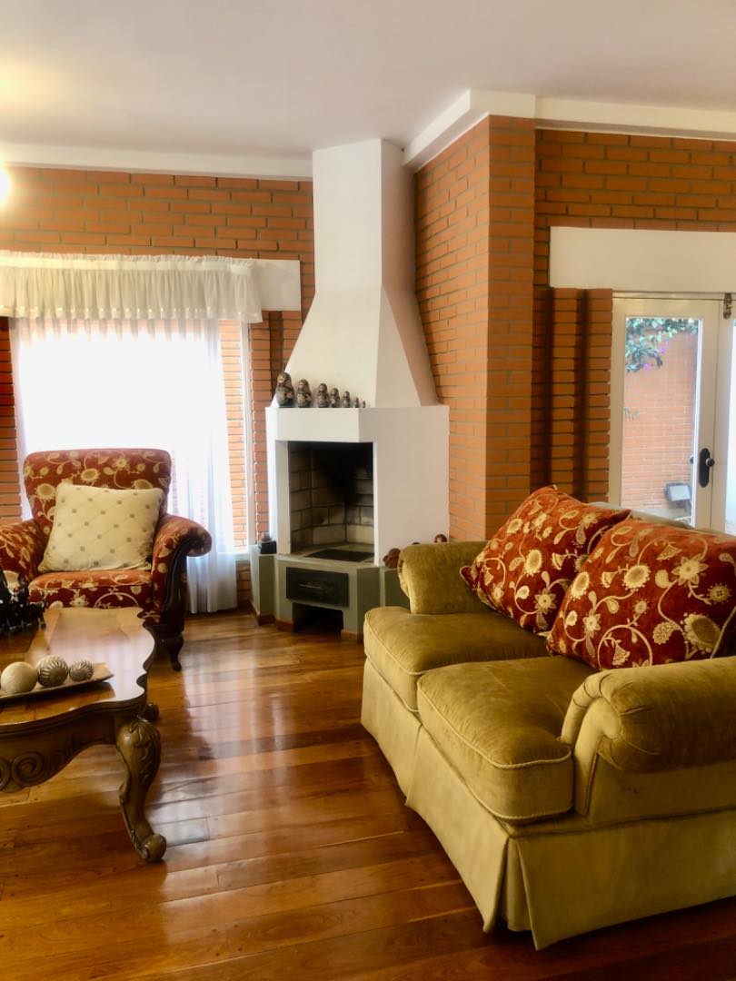 Casa en AlquilerLISTA PARA HABITARLA Y DISFRUTARLA 3 dormitorios 5 baños 4 parqueos Foto 1