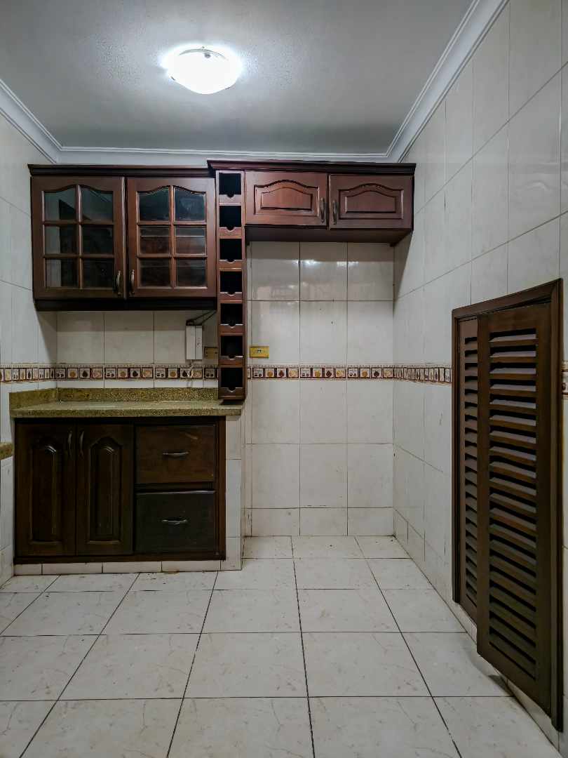 Casa en Entre 1er y 2do anillo Norte en Santa Cruz de la Sierra 4 dormitorios 4 baños 3 parqueos Foto 20