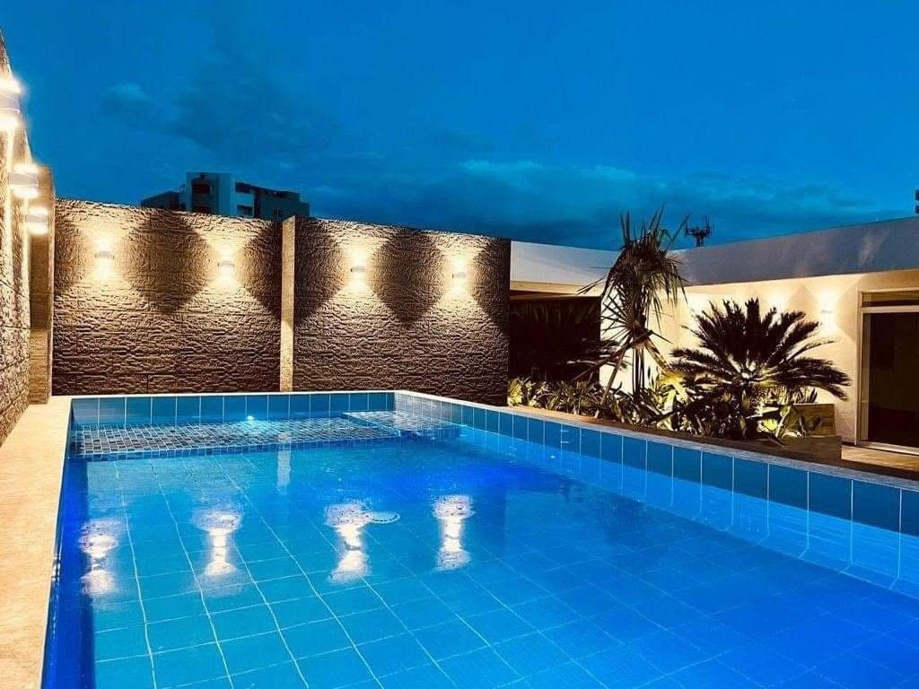 Departamento en Entre 2do y 3er anillo Norte en Santa Cruz de la Sierra 3 dormitorios 3 baños 3 parqueos Foto 12