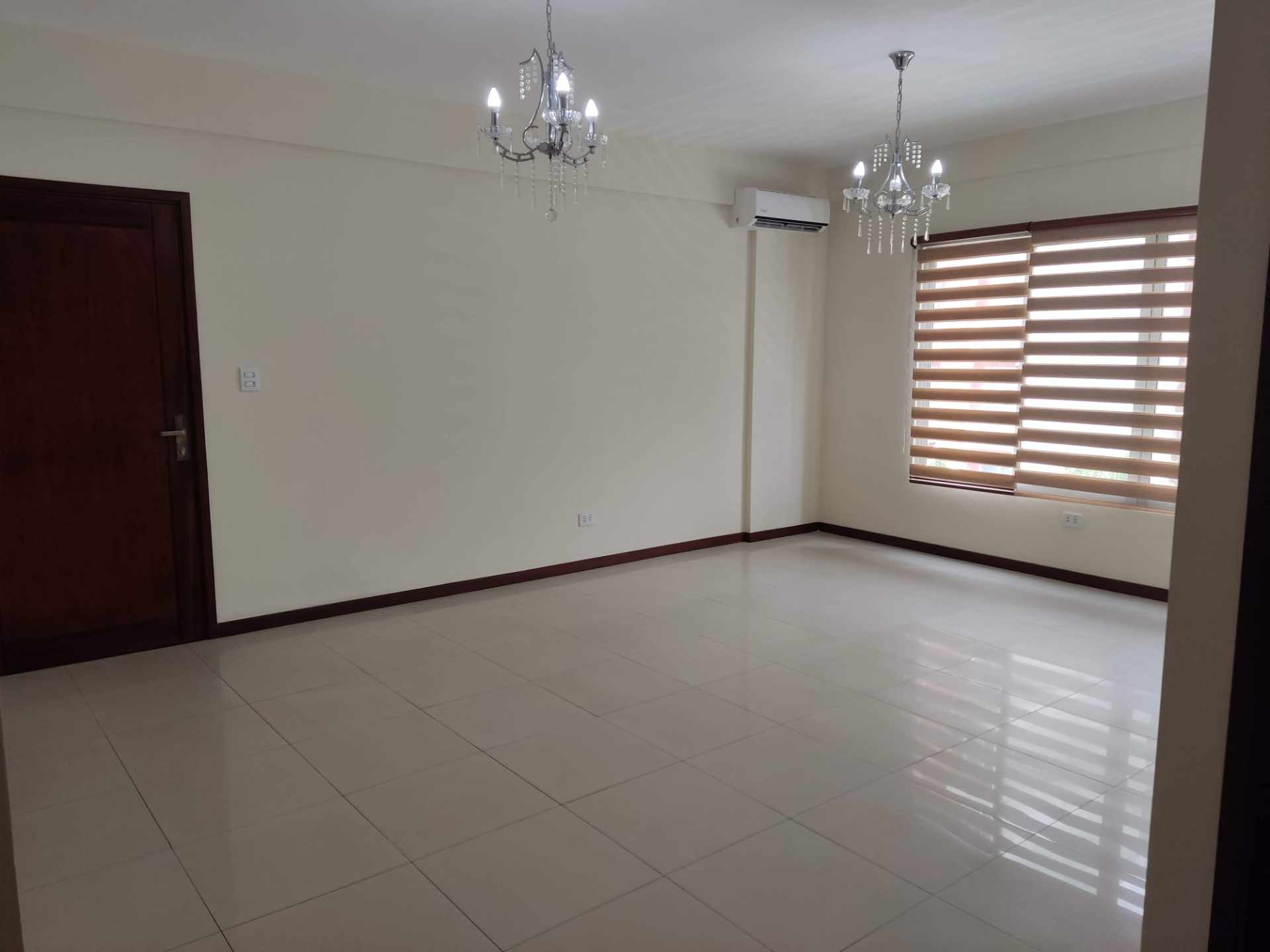 Departamento en AlquilerAV. BENI ENTRE 4TO. Y 5TO
ANILLO CALLE MARÍA LUISA CASTRO, CONDOMINIO NORTE 3 dormitorios 4 baños 1 parqueos Foto 8