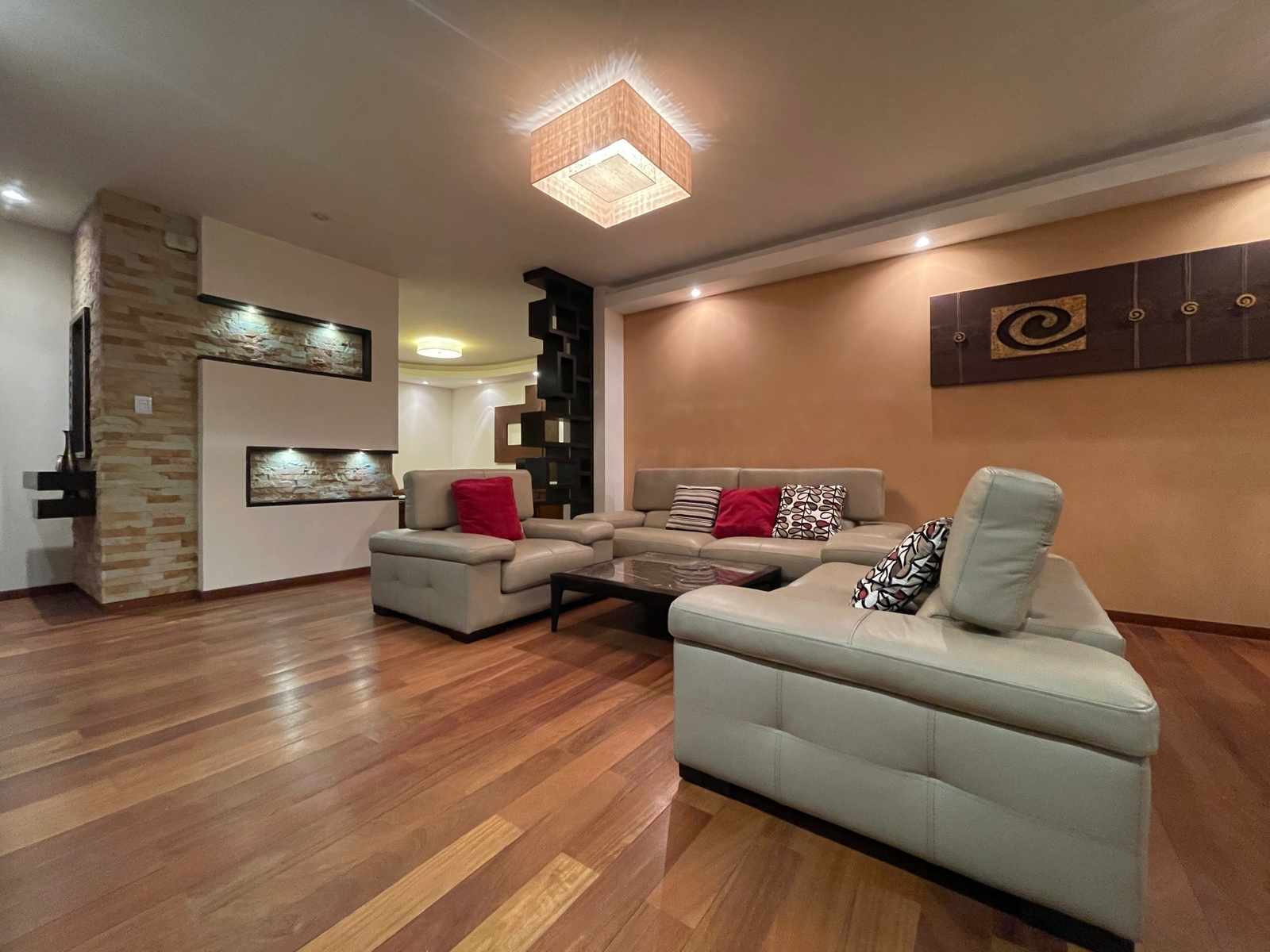 Departamento en Queru Queru en Cochabamba 3 dormitorios 2 baños 1 parqueos Foto 1