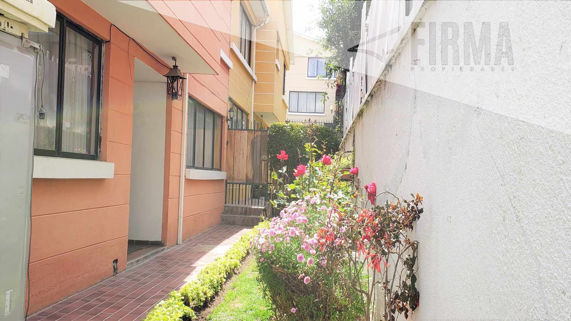 Casa en Cota Cota en La Paz 4 dormitorios 4 baños 1 parqueos Foto 5