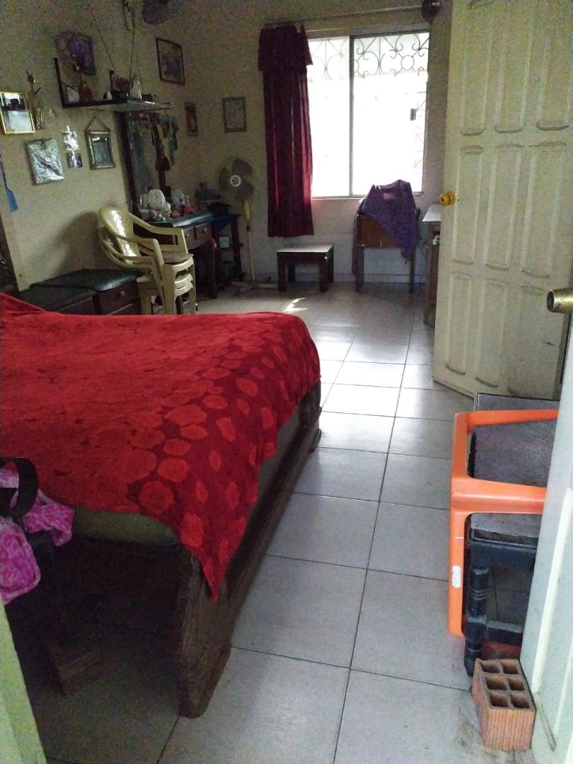 Casa en Entre 3er y 4to anillo Este en Santa Cruz de la Sierra 6 dormitorios 4 baños 2 parqueos Foto 9