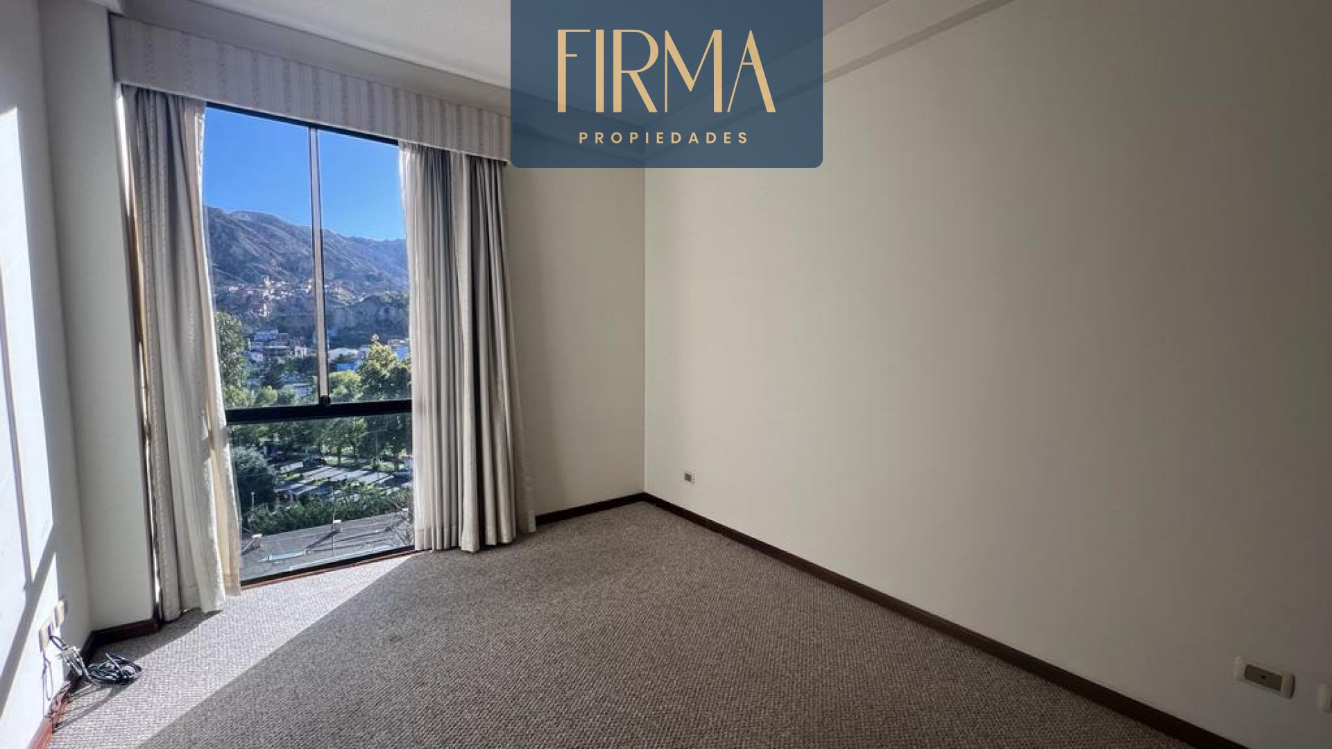 Departamento en VentaCOMPRA  ESTE DEPARTAMENTO EN CALACOTO 3 dormitorios 4 baños 1 parqueos Foto 6