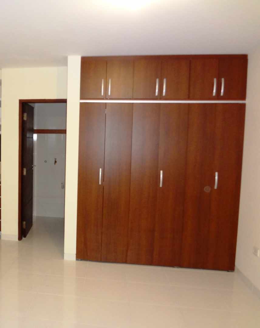 Departamento en AlquilerCalle Ingavi frente a coliseo Eugenio Verde Ramo Foto 1