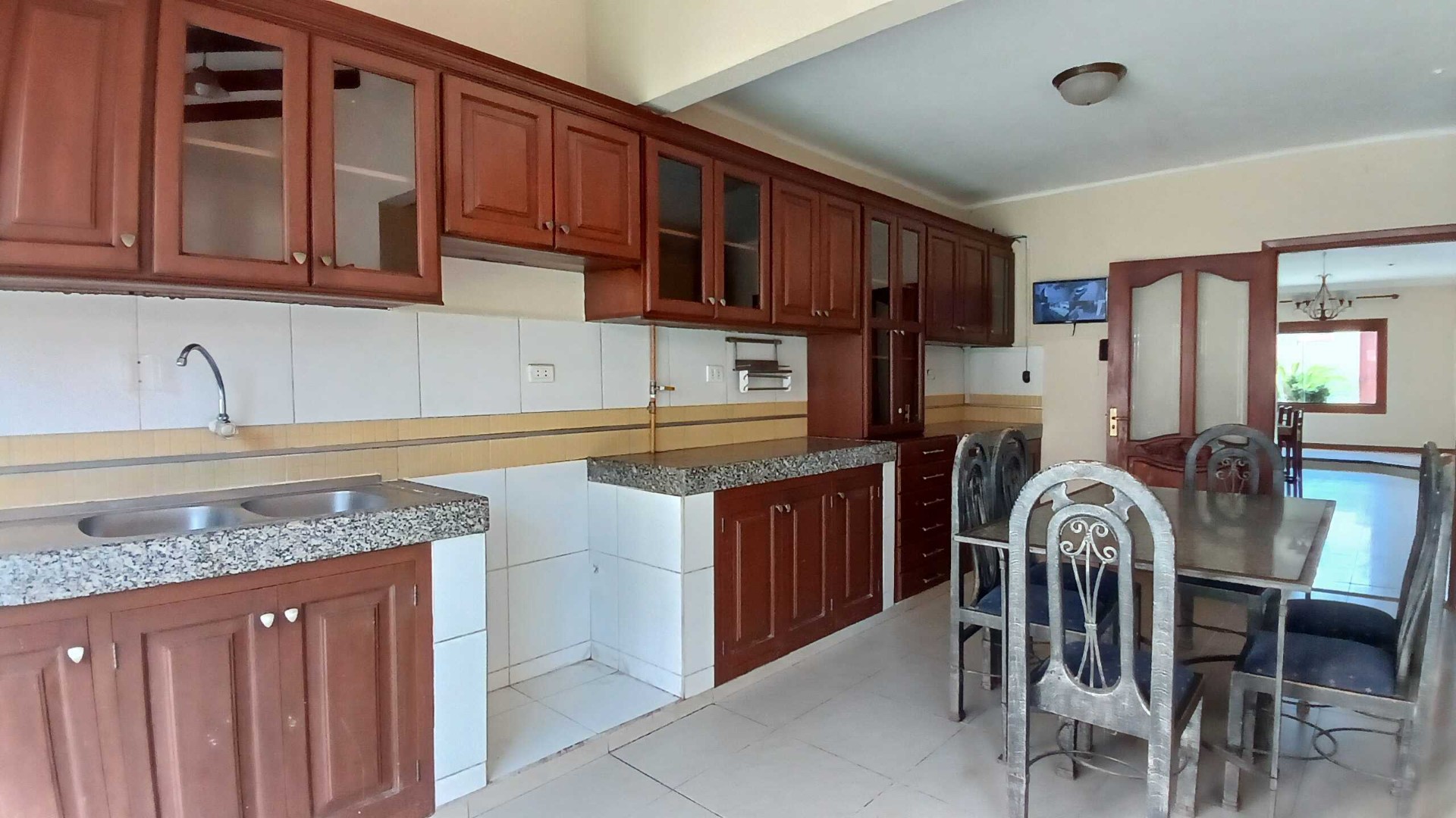 Casa 📍 Ubicación: 5º Anillo – Entre Alemana y 2 de Agosto Foto 4