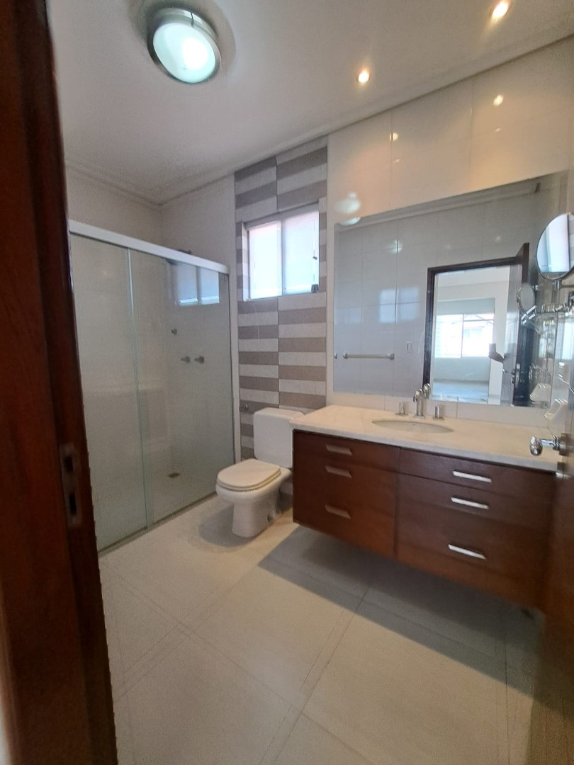 Casa en Urubó en Santa Cruz de la Sierra 4 dormitorios 4 baños 2 parqueos Foto 3