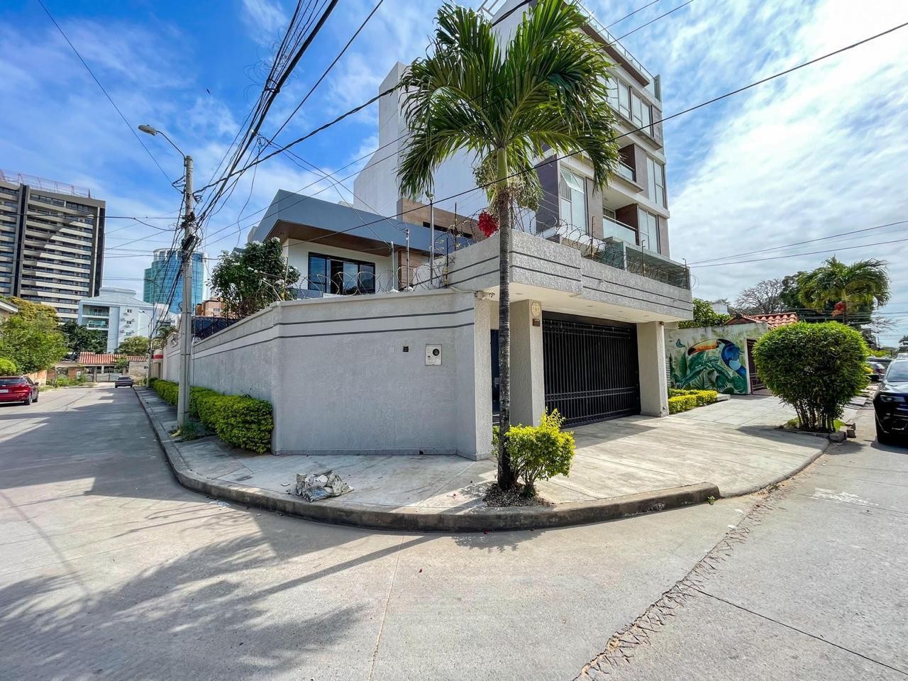 En Venta a $us 330,000 Foto 1