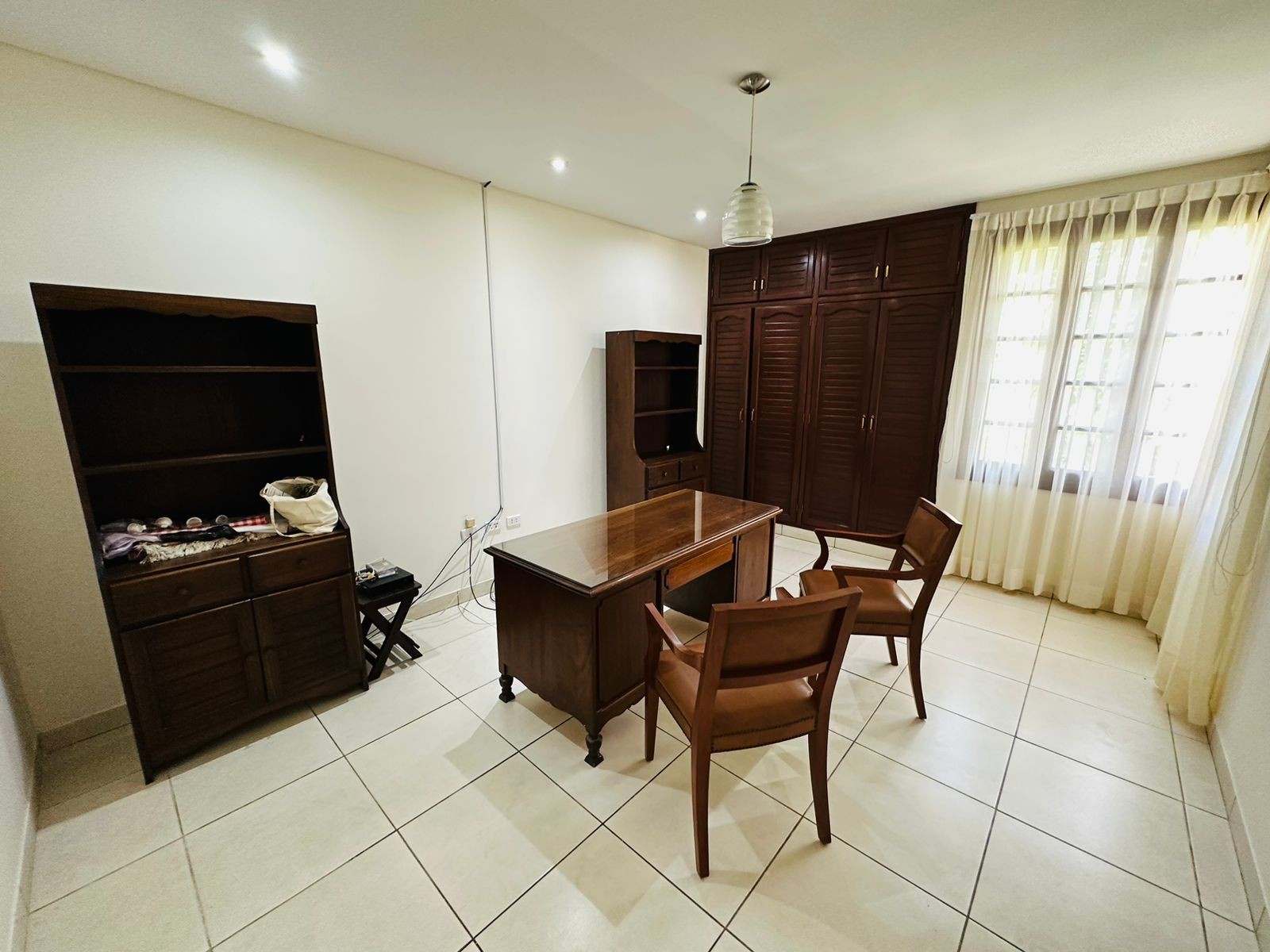 En Alquiler a $us 2,700 Foto 16