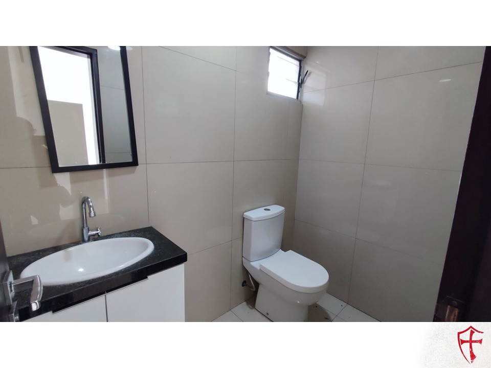 Local comercial Av busch y 2do anillo en plena esquina  Foto 6