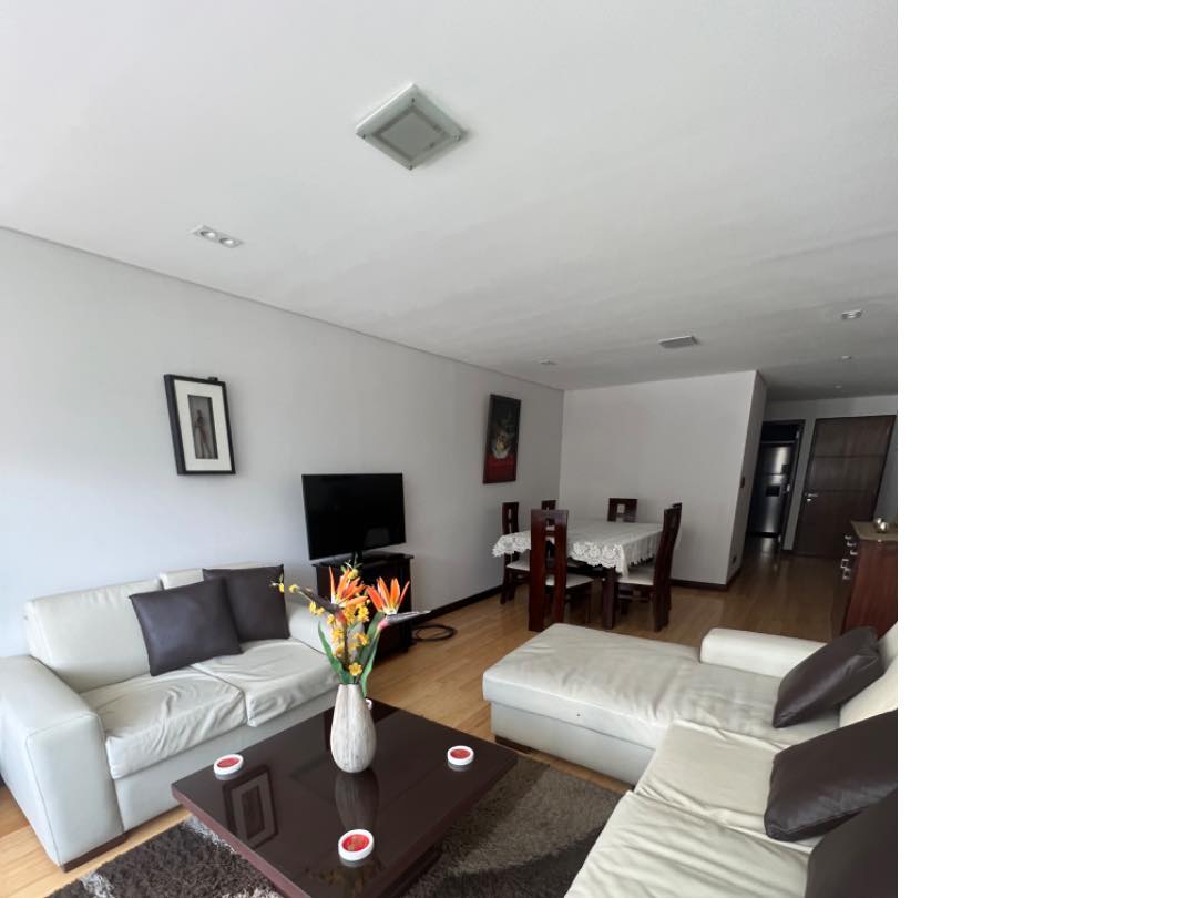 Departamento en AlquilerCalle 10 de calacoto avenida principal  3 dormitorios 3 baños 1 parqueos Foto 33