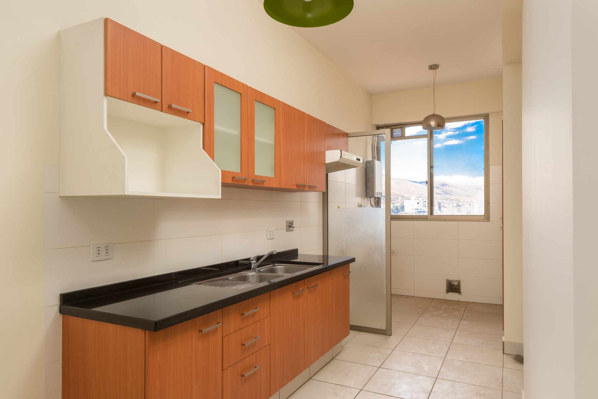 Departamento en VentaEdificio Palma Real sobre Av. América y Av. Santa Cruz - Zona Norte 2 dormitorios 2 baños 1 parqueos Foto 3