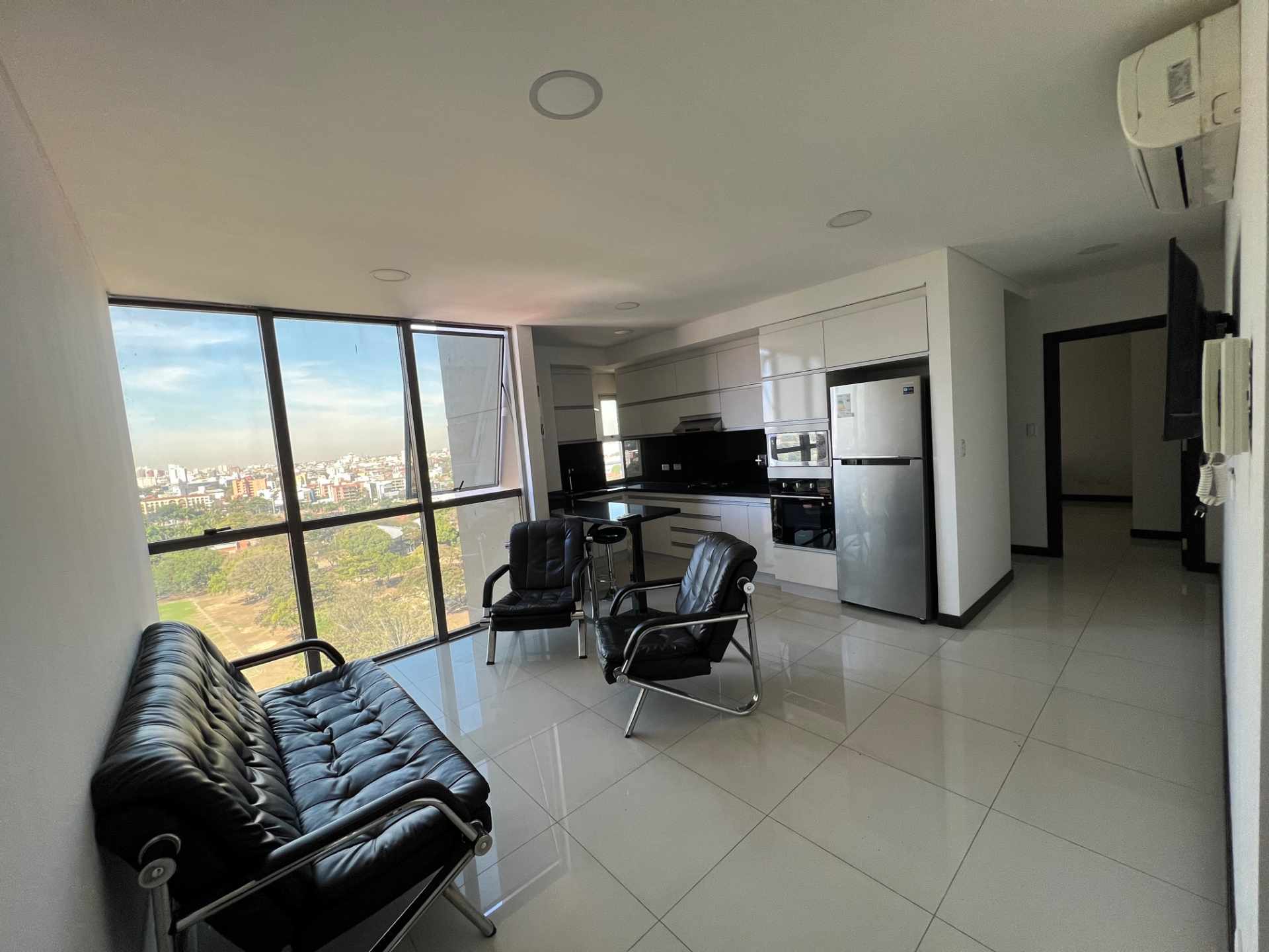 Departamento en Entre 2do y 3er anillo Norte en Santa Cruz de la Sierra 1 dormitorios 1 baños 1 parqueos Foto 2